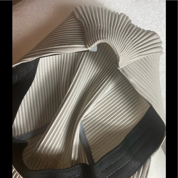 Issey Miyake pleats please cream hat - Picture 4 of 7